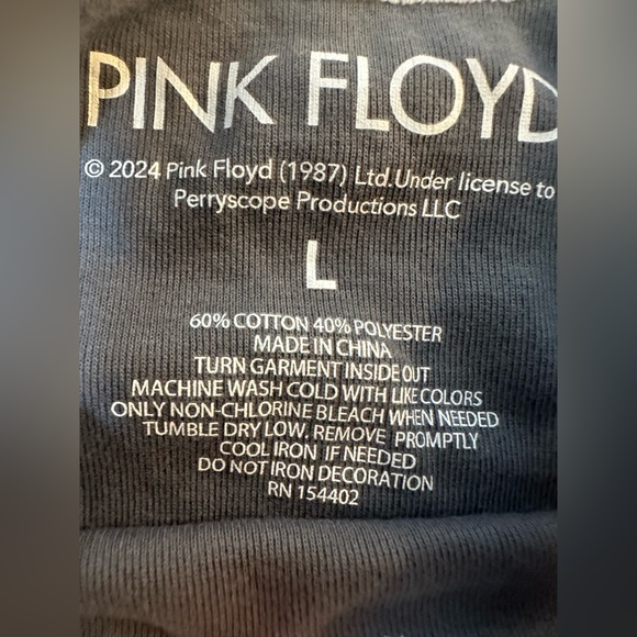 NWOT Pink Floyd Gray and White Baby Tee with Rainbow Design - Picture 2 of 5